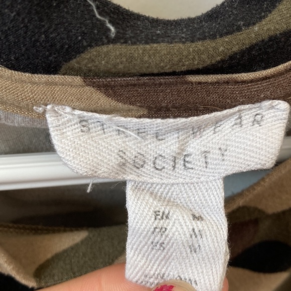 Camo “queen” crop top - Picture 2 of 3